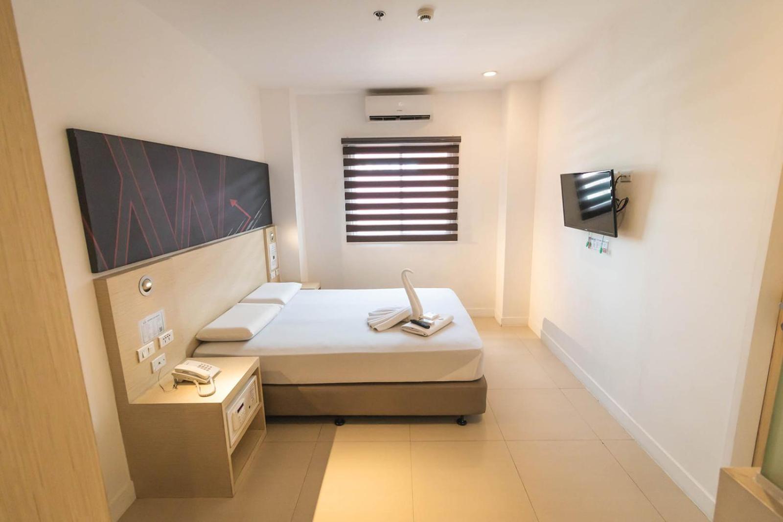 Wow Budget Hotel Cubao Quezon City Exterior photo